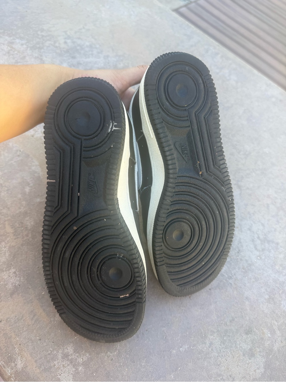 Nike Kids Black and White Low-Top kids boys Air force Sneakers - Picture 9 of 13
